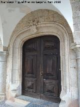 Palacio de los Condes de Castro Guimaraes. Portada