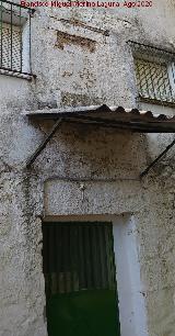 Cortijo de Perovela. Portada y ventana cegada