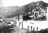 Palacio del Conde de Torralba. Foto antigua. La galera de arcadas y la gran chimenea pertenece al palacio. La foto es de 1862