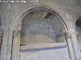 Catedral Vieja. Claustro. Sepulcro en el ala sur