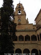 Escuelas Mayores. Patio. 