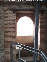 Torre del Marqus de Villena. Ventana y bancos