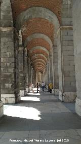 Palacio Real. Plaza de la Armera. Soportales de la Armera