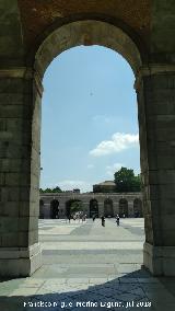 Palacio Real. Plaza de la Armera. Desde la Real Armera