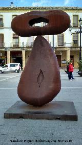 Paseo de la Constitucin. Escultura de Juan Mjica