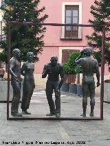 Escultura Sobre la Crtica