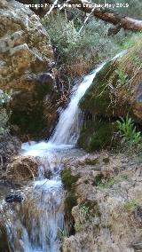 Ro Morles. Pequea cascada antes de la cascada primera de la Hueta