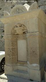 Castillo de Santa Brbara. Monumento a Don Flix Berenguer de Marquina. 