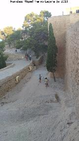 Castillo de Santa Brbara. Torre de Santa Catalina. Vistas a la Torre del Colomer y al foso