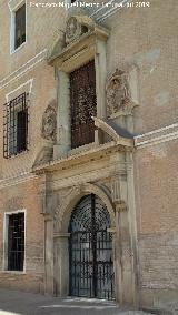 Antiguo Seminario de San Fulgencio. Portada a la Avenida Teniente Flomesta