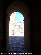 La Mota. Torre del Homenaje. Salida al patio de armas