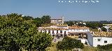 Poblado de Casas de Cofrad�as y Pe�as. 