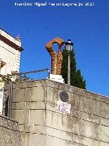 Escultura Testigo del Tiempo
