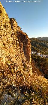 Villa Medieval. Pe�a