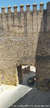 Muralla de Carmona. Poterna abierta para el tr�fico rodado en la zona de la Puerta de Sevilla