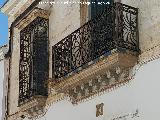 Casa de la Calle San Bartolom� n� 3. Reja y balc�n
