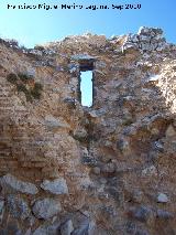 Castillo de la Pea. Torre del Homenaje. Una de las saeteras Sur