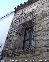 Casa de la Calle Afn de Rivera n 4. Ventana con restos arqueolgicos y rejera de poca