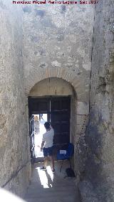 Castillo-Palacio de Zuheros. Puerta de entrada a intramuros