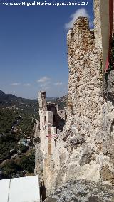 Castillo-Palacio de Zuheros. Murallas