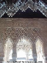 Alhambra. Patio de los Leones. Yeseras