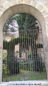 Monasterio de la Cartuja. Puerta del jardn lateral