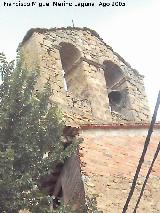 Ermita de la Virgen de la Zarza. Espadaa en la muralla