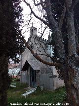 Ermita de la Coronada. Entre cipreses