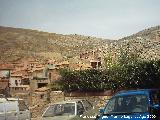 Murallas de Albarracn. En la parte derecha las almenas de la torre del Portal y al fondo la muralla desde el Portal de Molina