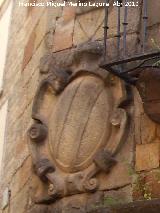 Palacio de los Coello de Portugal. Escudo izquierdo