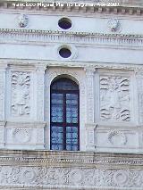 Palacio Ducal. Ventana del patio