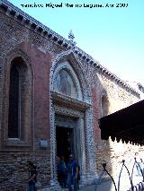 Iglesia de San Polo. Portada