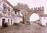 Arco de Villalar y Puerta de Jan. Foto antigua. Coleccin Narvez Olivera. Foto de Domingo Lpez Muoz 