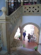 Palacio fortaleza de los Snchez Valenzuela. Escaleras del patio