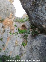 Pinturas rupestres de la Pe�a del Gorri�n IV. Cueva
