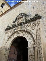 Iglesia de Santiago Apstol. Portada