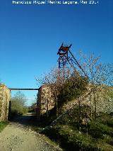 Pozo Rico. Puente y cabria