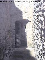 Castillo de Pallars. Puerta de acceso al recinto amurallado