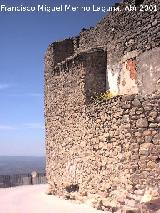 Murallas de Iznatoraf. Paseo del Solano