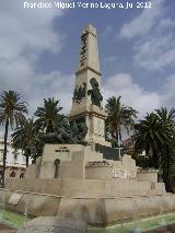 Monumento a los Hroes de Cavite y Santiago de Cuba. 