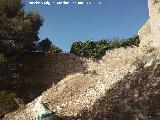 Castillo de Abrehuy. Muralla reconstruida del quiebro de la piscina