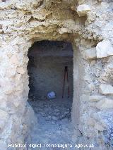 Castillo del Zumbel. Puerta abierta al aljibe por el ermitao