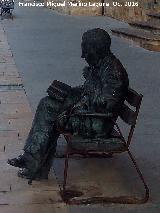 Estatua a Antonio Machado. 