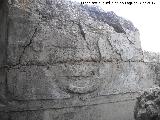 Bunkers del Cerro de las Chabolas. Grabado del escudo de la unidad