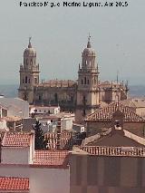 Catedral de Jan. En primer trmino la espadaa del Seminario