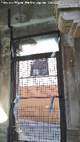 Grupo Escolar de los Caos. Puerta