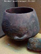 Cstulo. Necrpolis de los Patos. Olla neoltica. Museo Arqueolgico de Linares