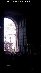 Catedral de Jan. Fachada Interior. Salida del Corpus por la Puerta de los Fieles