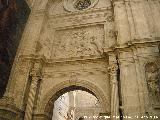 Catedral de Ja�n. Fachada Sur Interior. Relieve del Nacimiento sobre la entrada a la Antesacrist�a