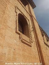 Catedral de Jan. Fachada Sur. Ventana baja de la torre de la Fachada Sur